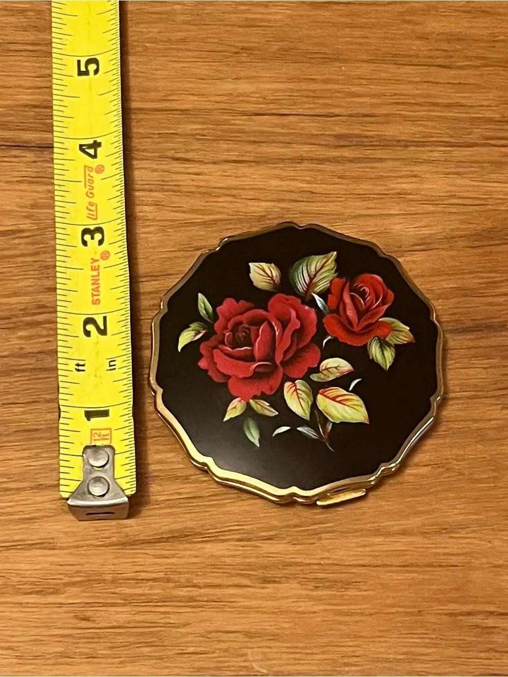 Black Compact Powder Compact - Vintage with Red Rose Design